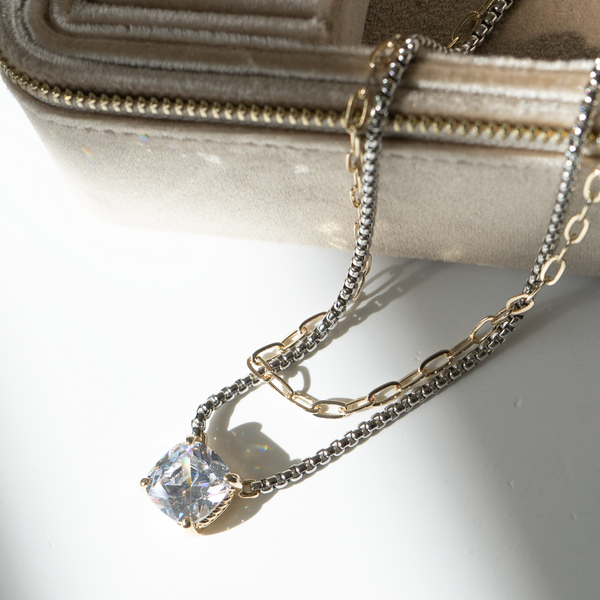 Collar con dije de cristal