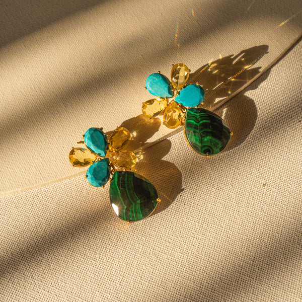 Aretes de flor con piedra natural (varios colores)